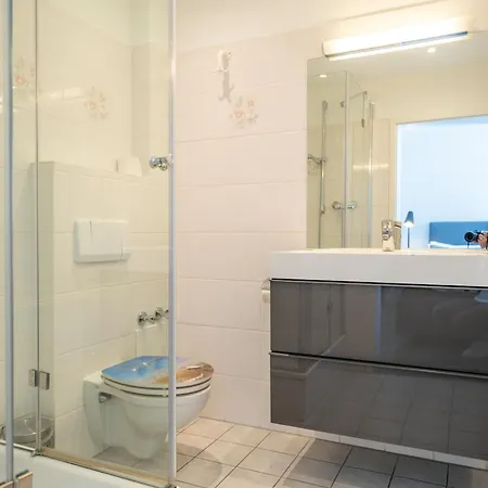 Albertine App 07 アパート *